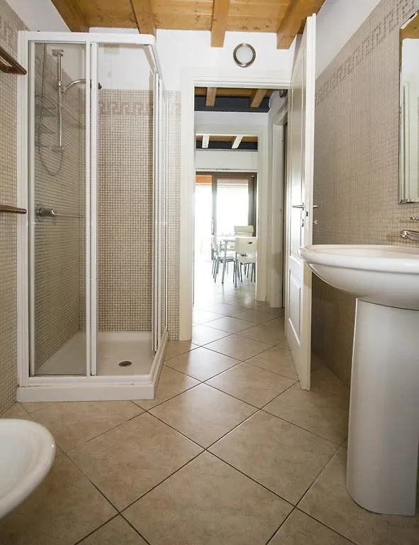 Residence Cecina Toscolano-Maderno 0*,